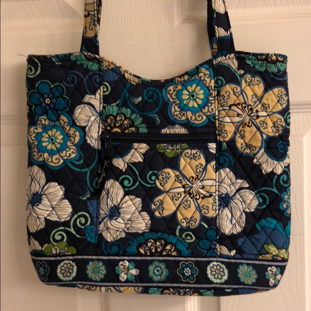 Vera Bradley bucket tote flower pattern